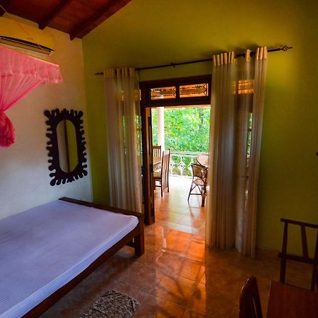 Binara Home Stay Полоннарува Экстерьер фото