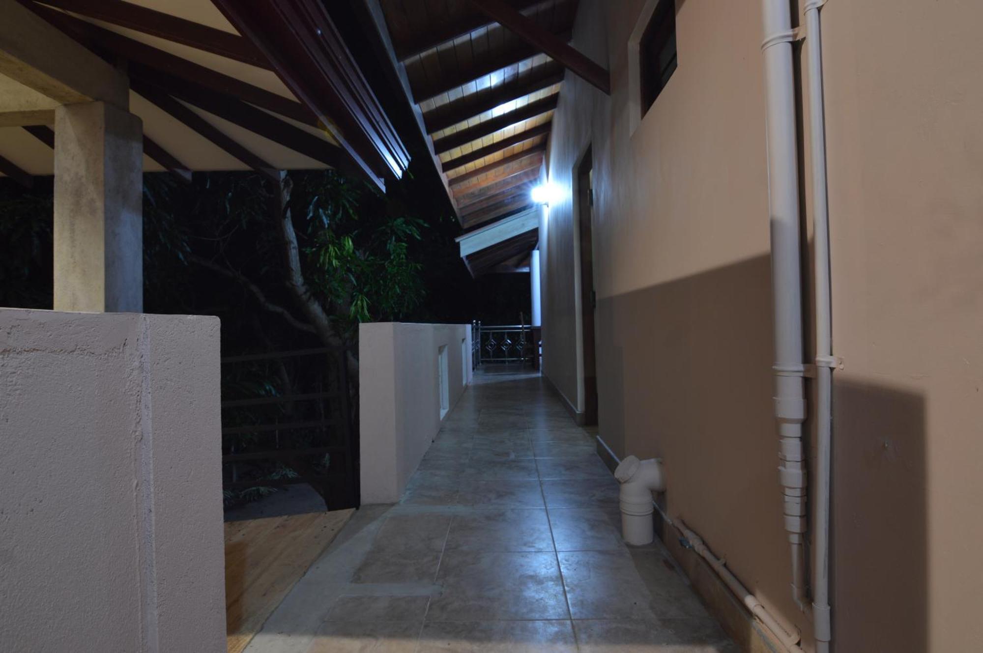 Binara Home Stay Полоннарува Экстерьер фото