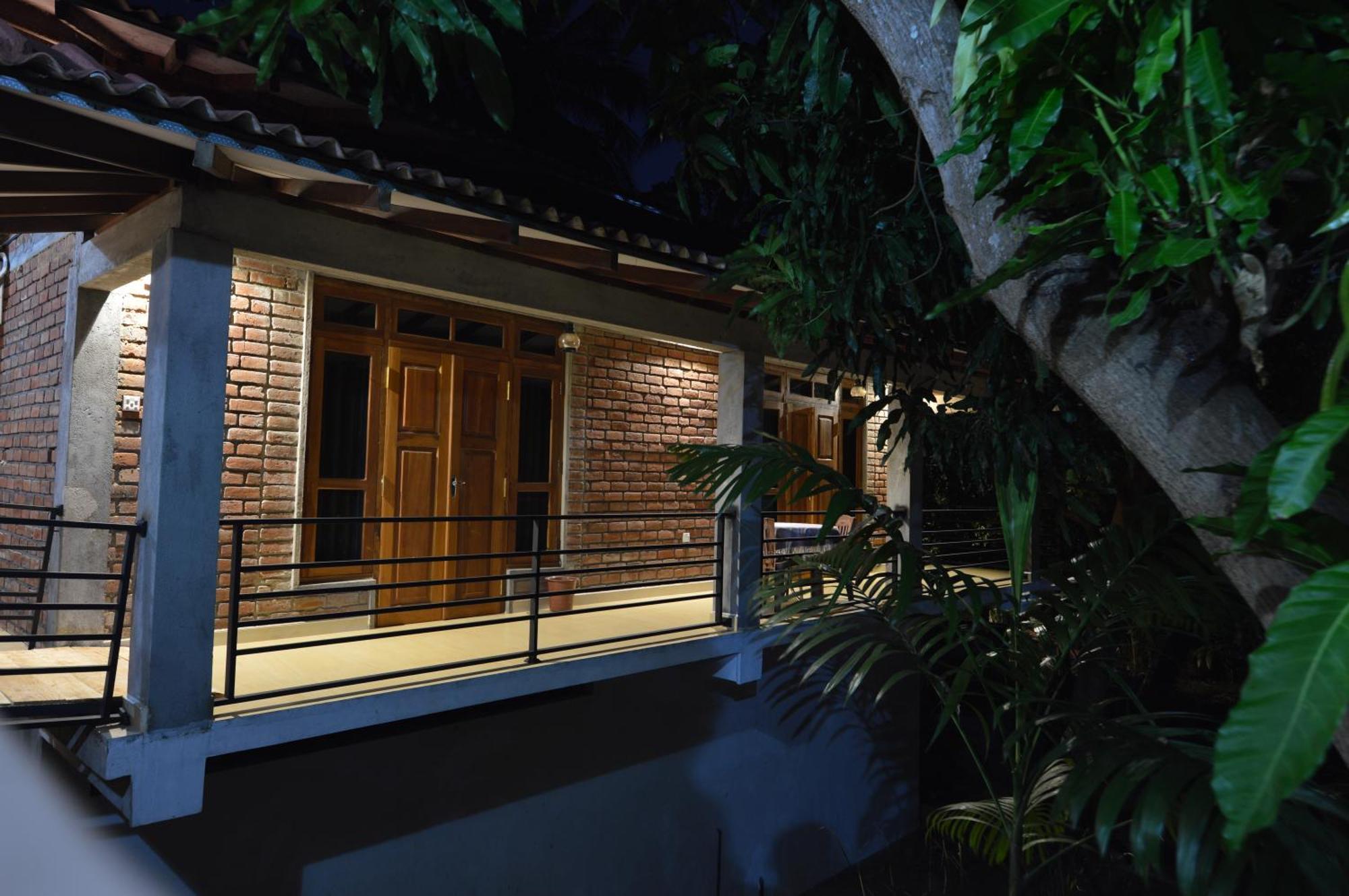 Binara Home Stay Полоннарува Экстерьер фото