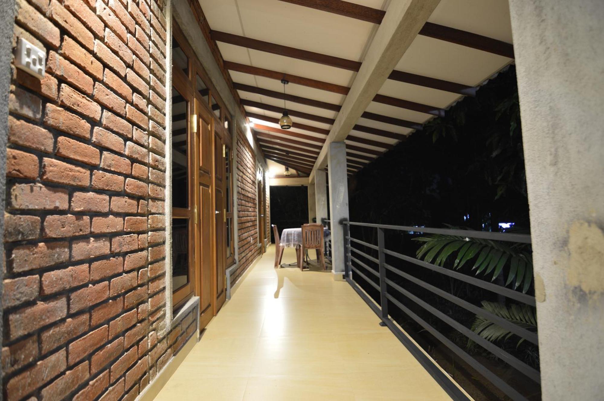 Binara Home Stay Полоннарува Экстерьер фото