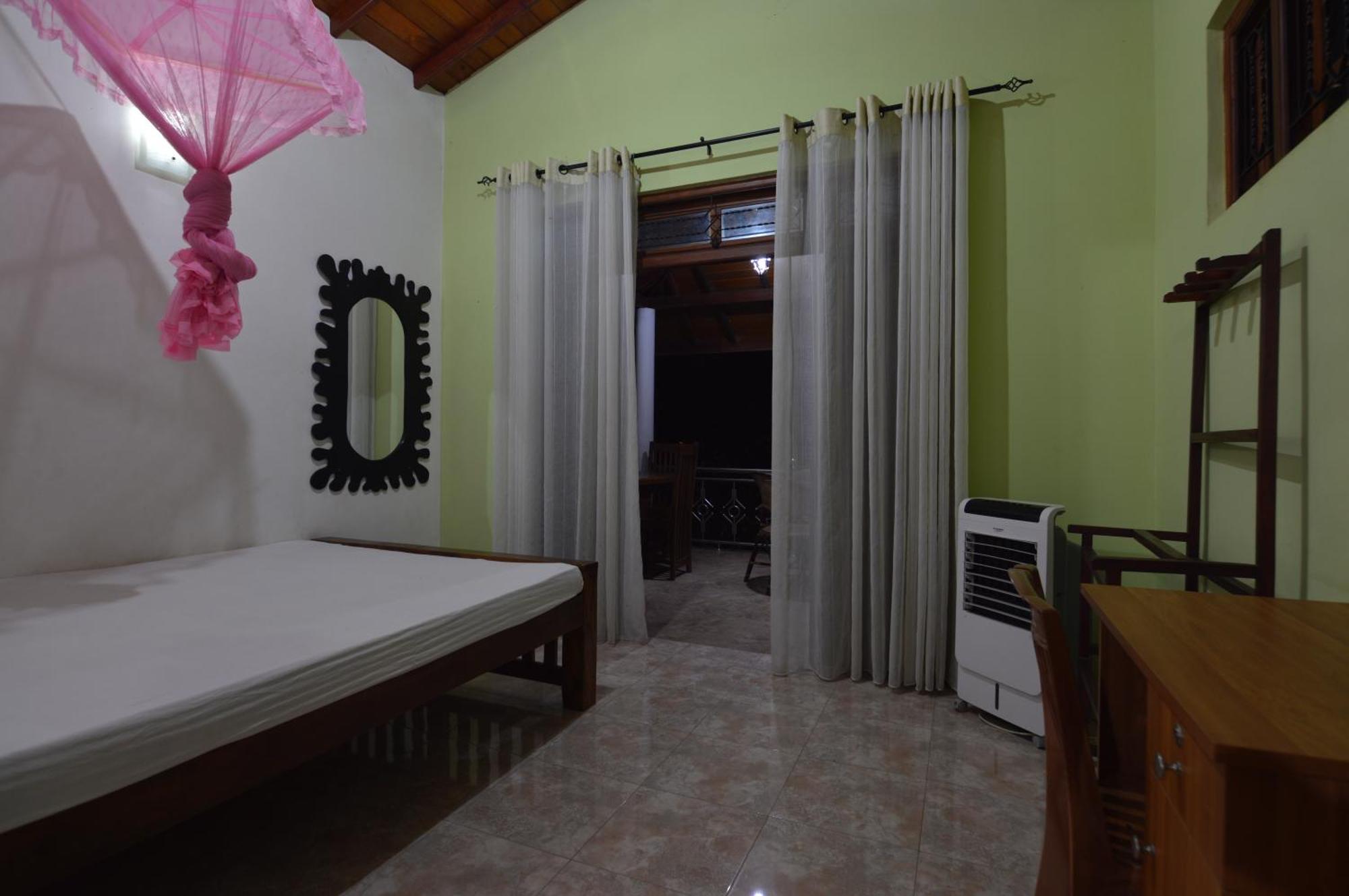 Binara Home Stay Полоннарува Экстерьер фото