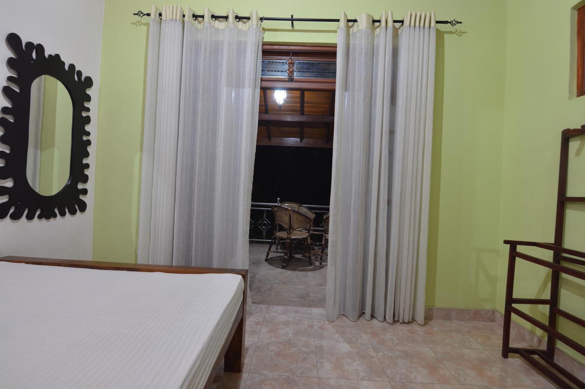 Binara Home Stay Полоннарува Экстерьер фото