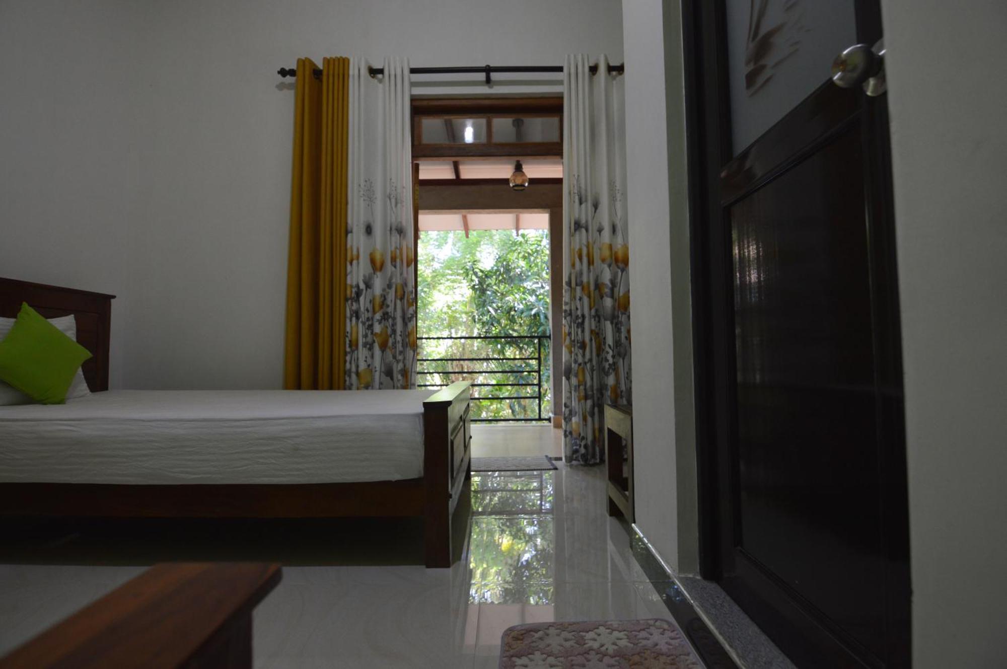 Binara Home Stay Полоннарува Экстерьер фото