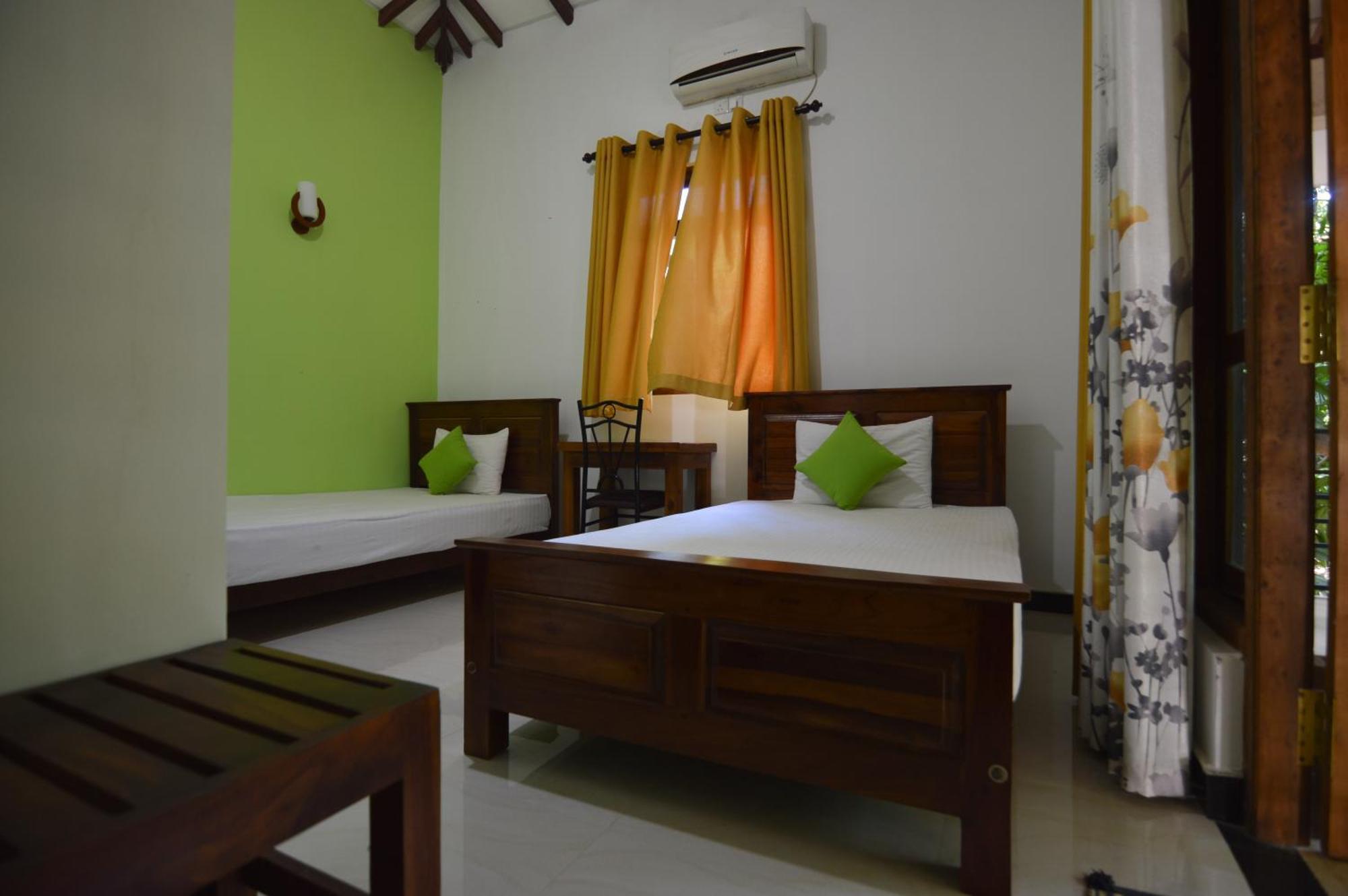 Binara Home Stay Полоннарува Экстерьер фото
