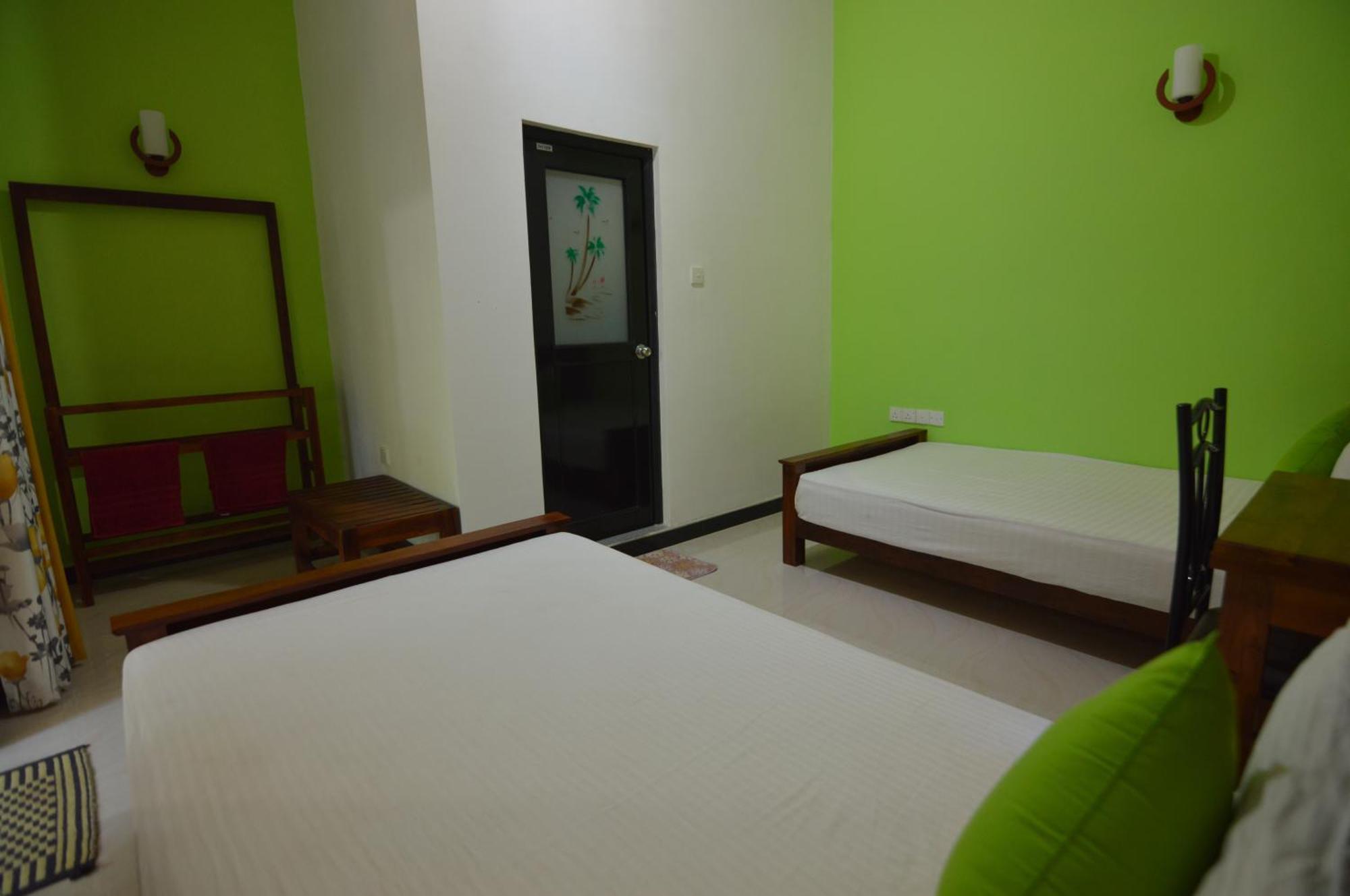 Binara Home Stay Полоннарува Экстерьер фото
