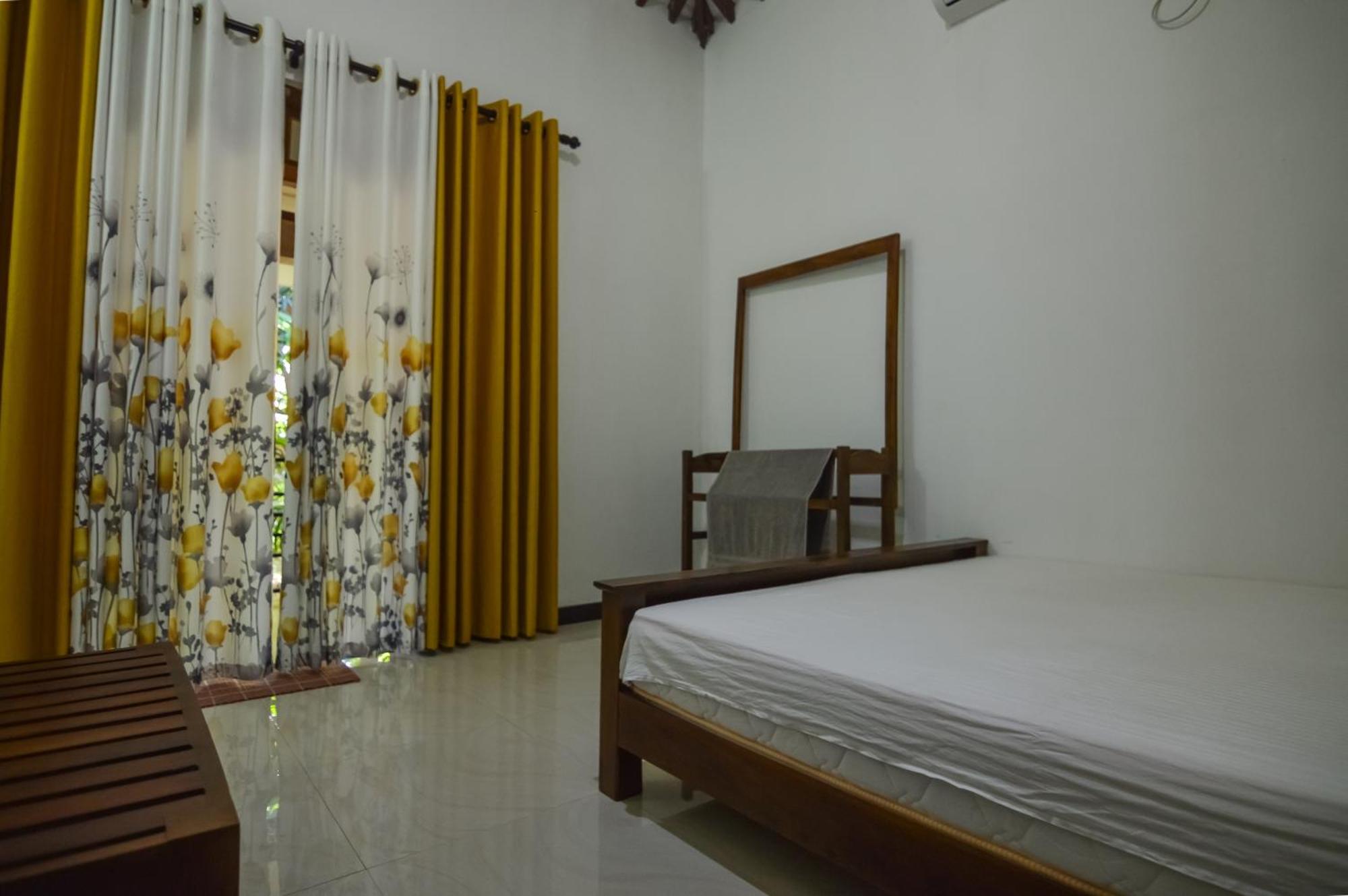 Binara Home Stay Полоннарува Экстерьер фото
