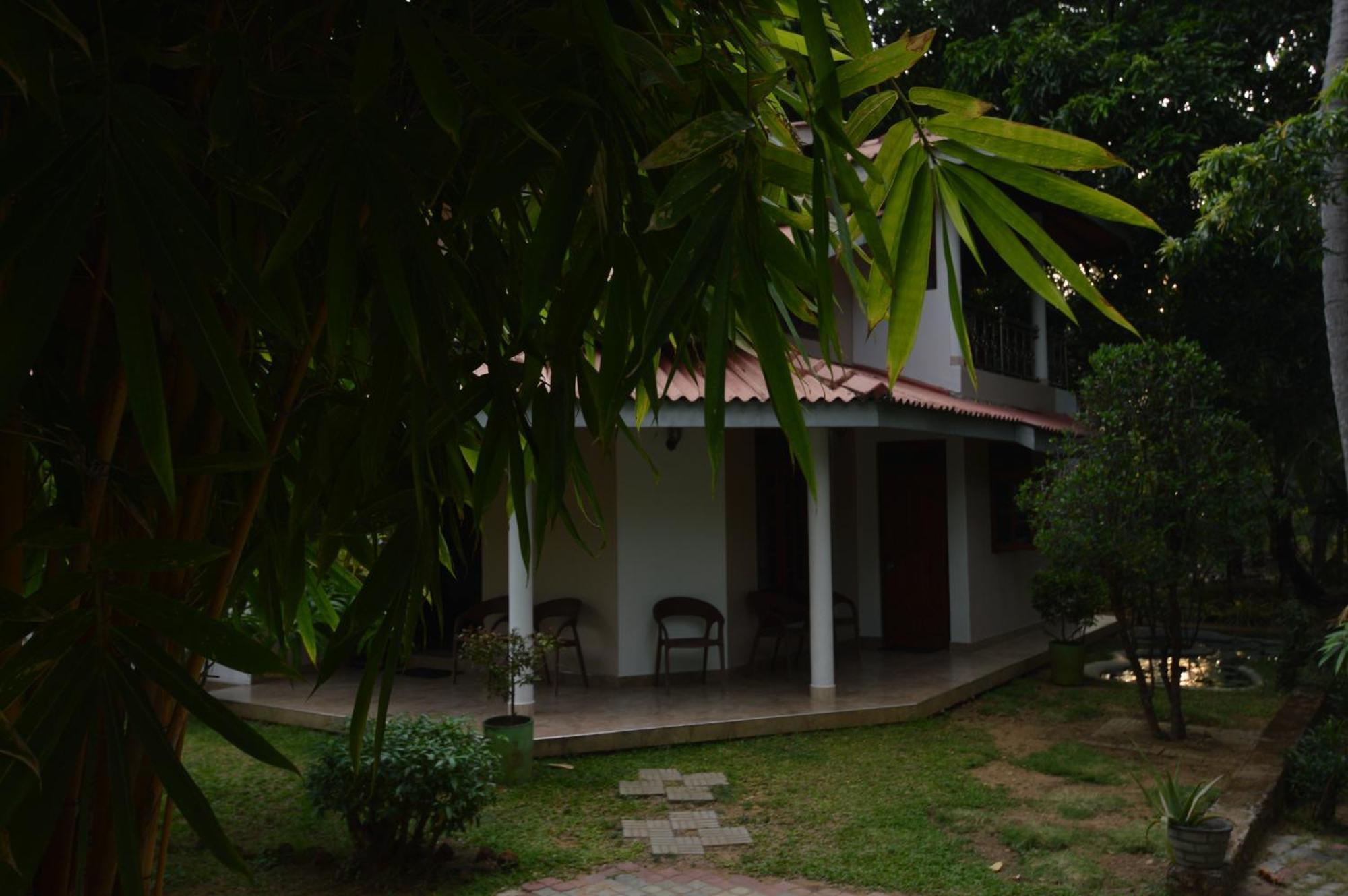 Binara Home Stay Полоннарува Экстерьер фото