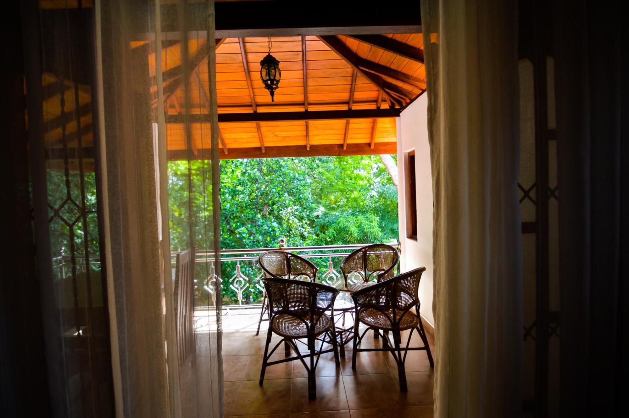Binara Home Stay Полоннарува Экстерьер фото